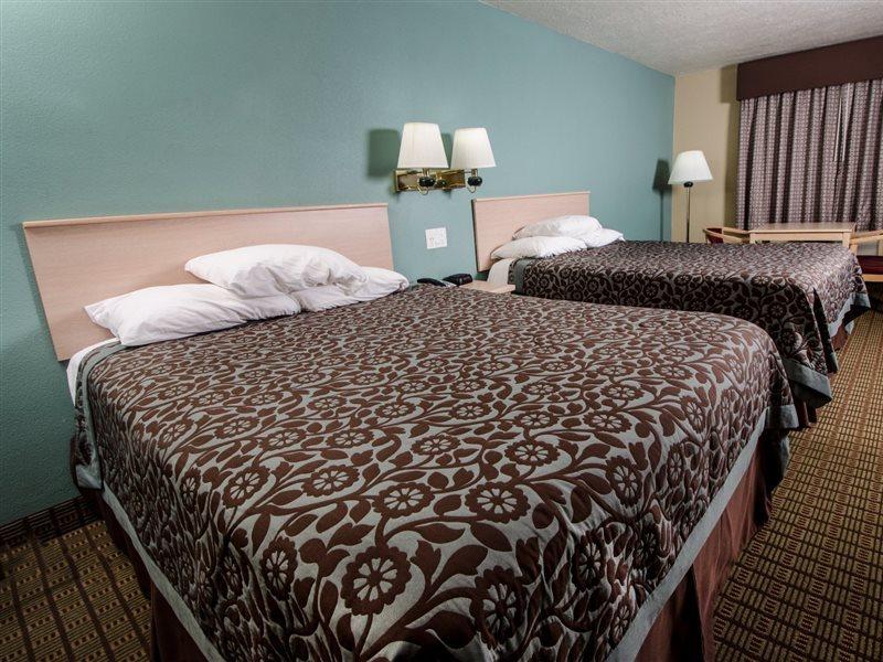 Days Inn By Wyndham Portland Central Экстерьер фото