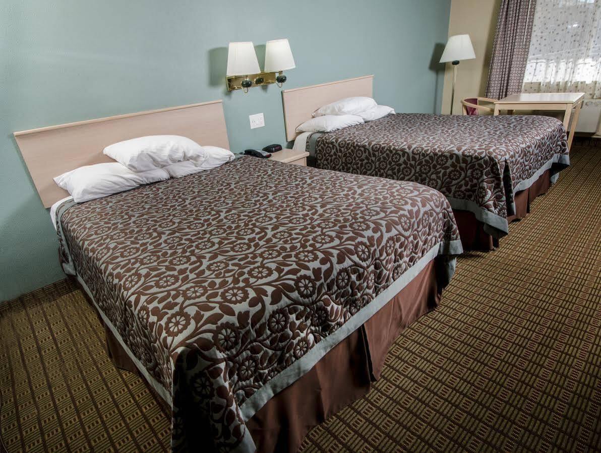 Days Inn By Wyndham Portland Central Экстерьер фото